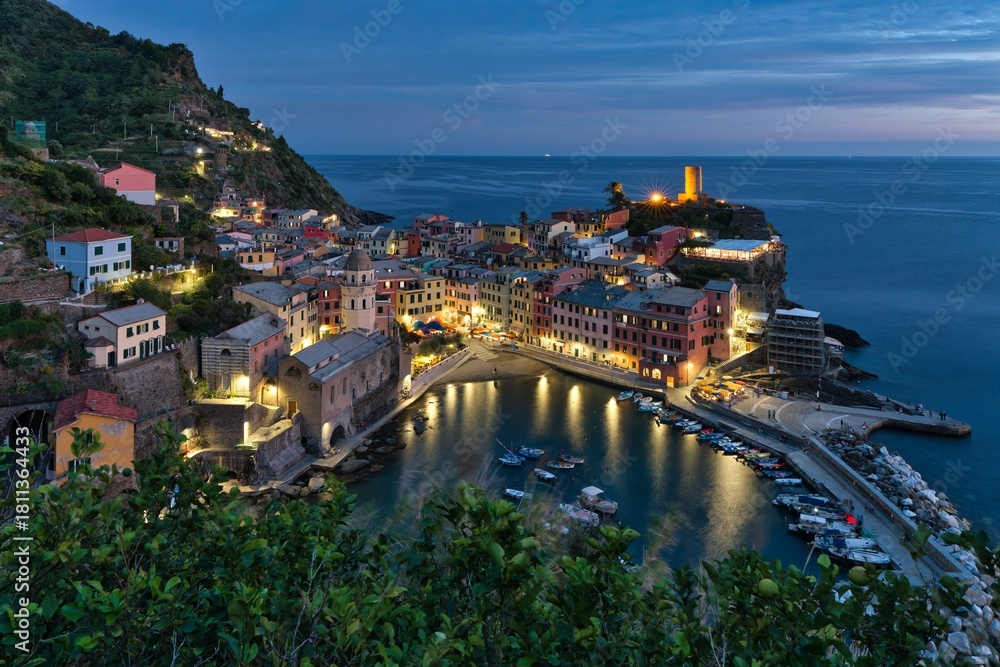 Naklejka premium Abend in Vernazza