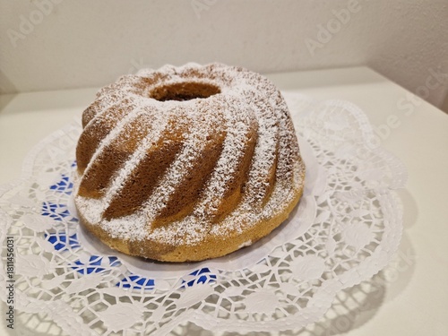 Gugelhupf mit Zucker