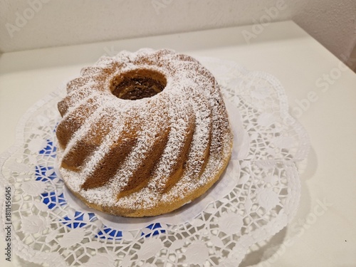 Marmorkuchen mit Staubzucker