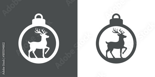 Tiempo de Navidad. Logo con silueta de bola de navidad con reno Rudolph de Santa Claus para tarjetas y felicitaciones
