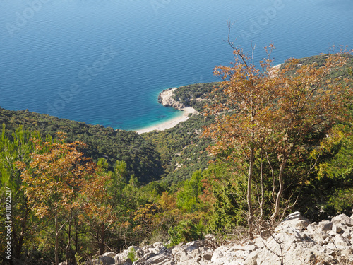Fototapeta Naklejka Na Ścianę i Meble -  Cres - Wanderung zum Lubenice Beach im Herbst