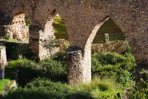 Foto Roman stone aqueduct