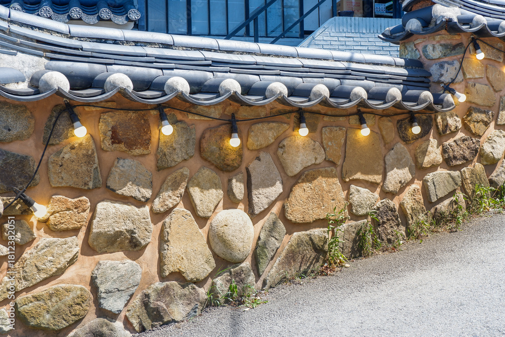 Fototapeta premium Korean style wall and roof, bukchon hanok villageTraditional Korean style architecture in Seoul South Korea.