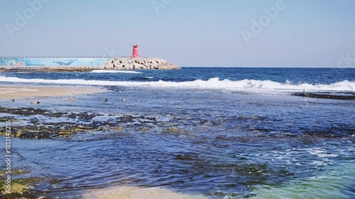 한국의 아름다운 바다 항구 풍경과 등대
