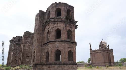 Tableau sur toile India, Karnataka, Vijayapura, Adil Shahi Mausoleum (Jahan Begum Tomb) the 16th Century Bahamani Dynasty Monuments