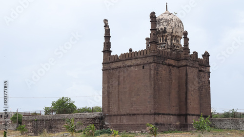 Obraz na plátne India, Karnataka, Vijayapura, Adil Shahi Mausoleum (Jahan Begum Tomb) the 16th Century Bahamani Dynasty Monuments
