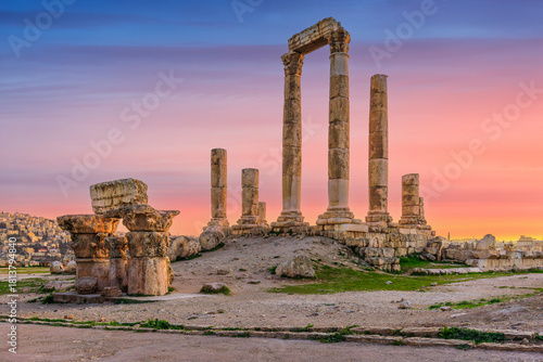 Cuadro en lienzo Amman, Jordan. The Temple of Hercules, Amman Citadel.