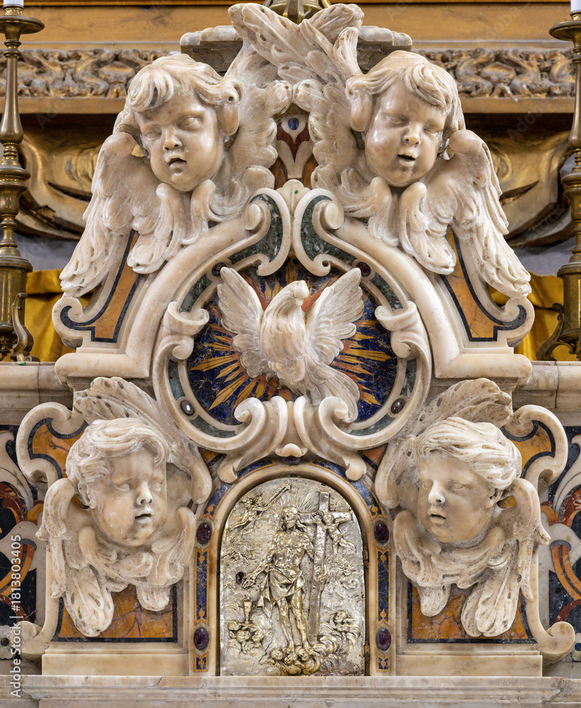 Naklejka premium SALERNO, ITALY - OCTOBER 6, 2025: The detail of baroque marble tabernacle form main altar of church Chiesa di San Giorgio by Pietro and Bartolomeo Ghetti from 17. cent.