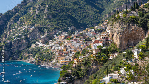 Fototapeta Naklejka Na Ścianę i Meble -  Positano - Amalfi coast - The city with the coast