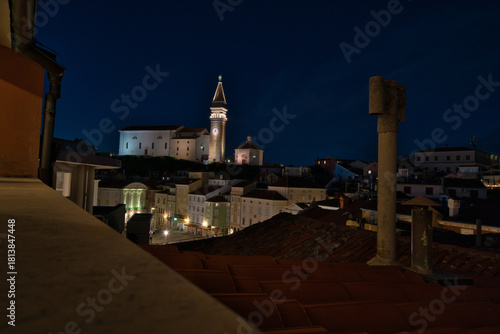 Fototapeta Naklejka Na Ścianę i Meble -  piran church at night