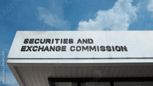 Obraz na płótnie Securities and Exchange Commission word signage on a government or financial bui