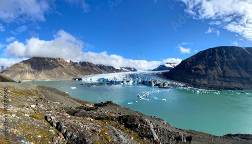 Wallpaper Mural lake in the mountains Torontodigital.ca