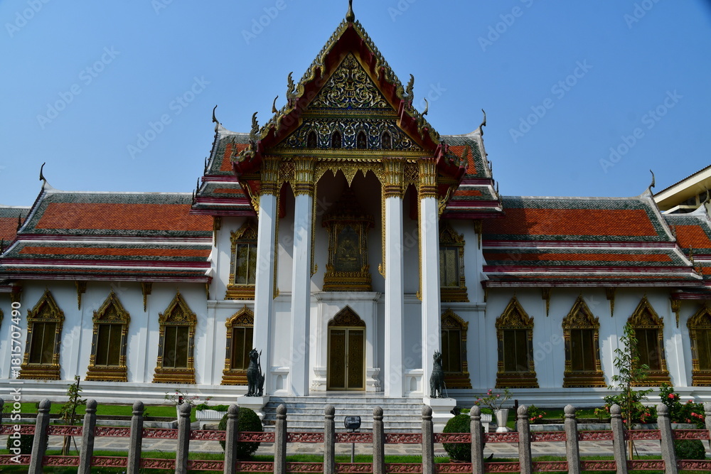 Fototapeta premium タイバンコクのワット・ベンジャマボピット（大理石寺院）