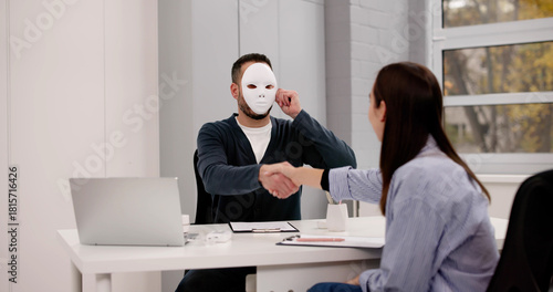 Quadro su tela The Shady Business Of Employee Betrayal And Deceit
