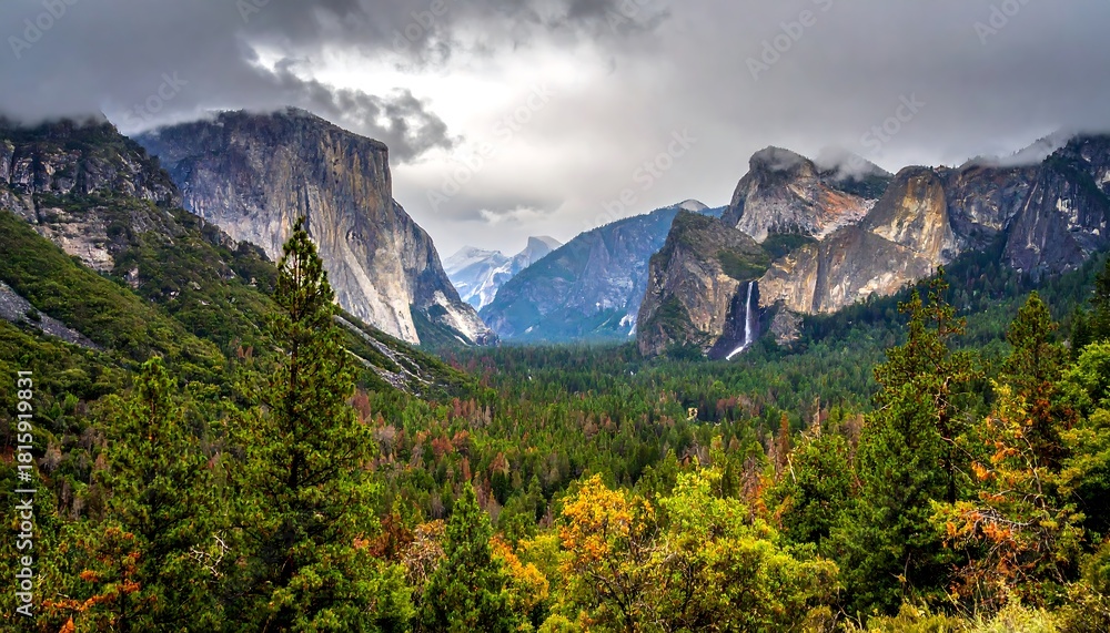 Naklejka premium Majestic Yosemite Valley Landscape with Bridalveil Fall.