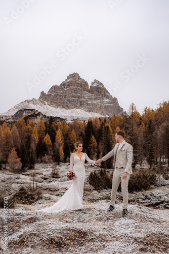 Hochzeitspaar bei den Drei Zinnen