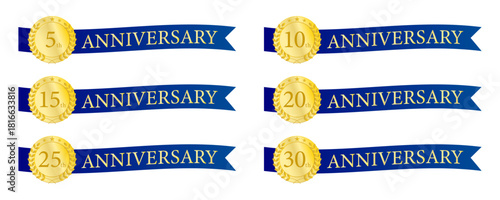青いリボンと金色メダルで周年数を示したアニバーサリー記念バッジセット