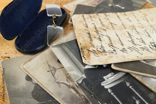 Vintage photos and ancient pince-nez