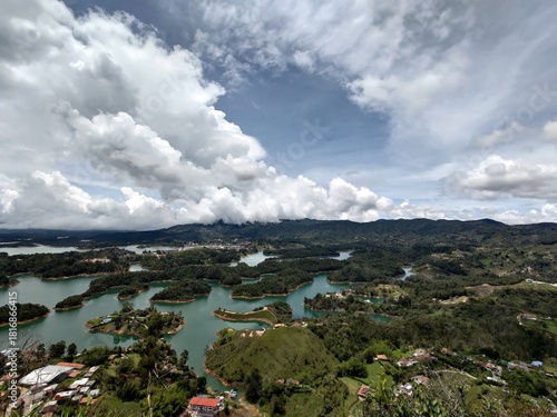 Embalse Peñol-Guatapé, Colombia