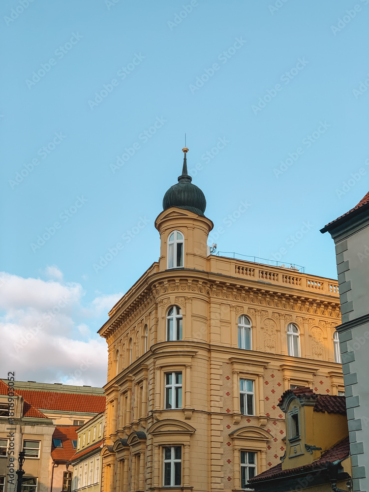 Obraz premium Sunny Day in Prague Old Town, Czech Republic with Historic Architecture and Blue Skies