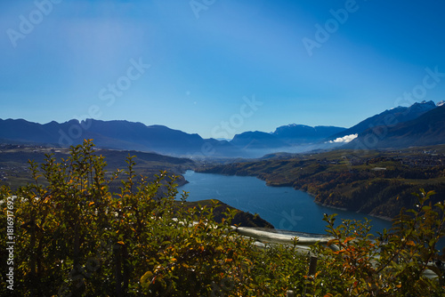 Blick auf idyllisschen Tovelsee vom Val di Non 