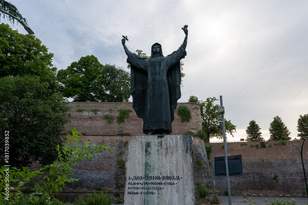 Obraz premium Saint Catherine Statue - Siena, Italy