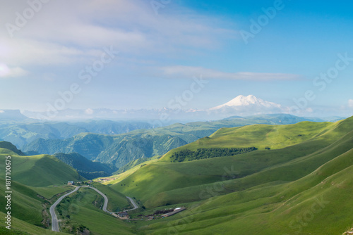 Canvastavla Shatdzhatmaz plateau. View of Elbrus