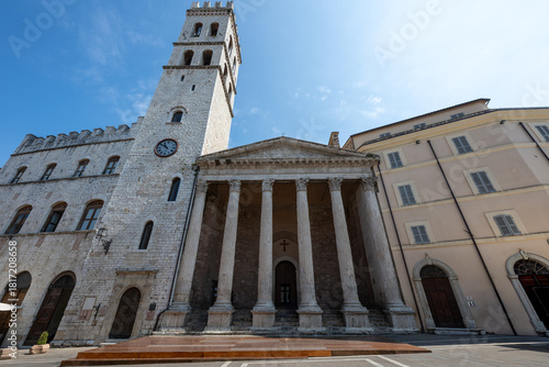 Tableau sur toile Church of Santa Maria sopra Minerva - Assisi, Italy