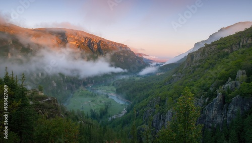 Mountain shrouded in mornin...