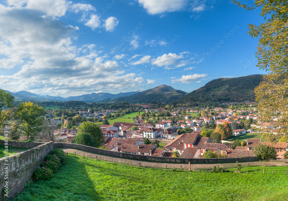 Obraz premium Saint-Jean-Pied-de-Port is a French town located in the Pyrénées-Atlantiques department in the Nouvelle-Aquitaine region, in the historical territory of Lower Navarre.
