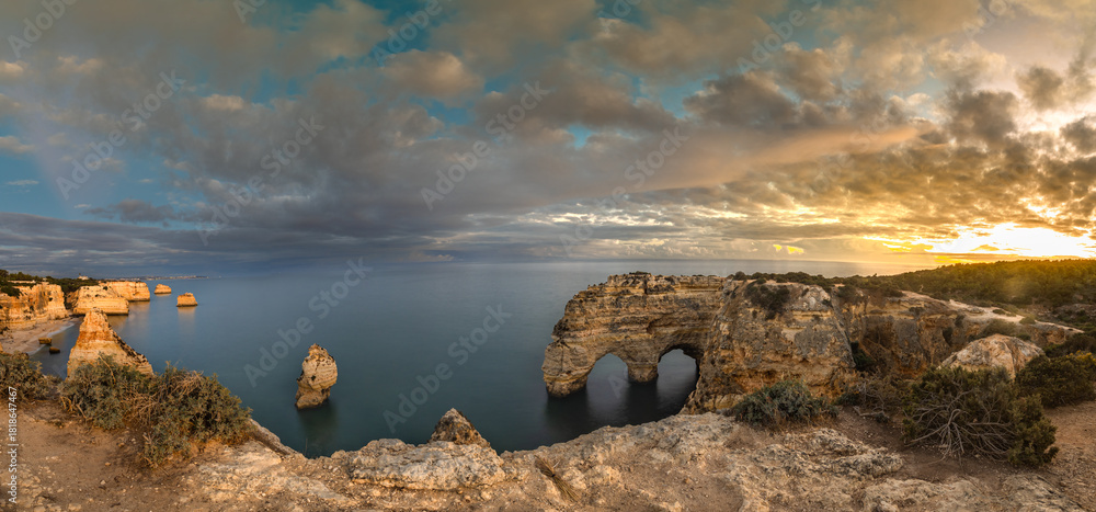 Εκτύπωση καμβά Rocher de l'éléphant dans le sud du Portugal en Algarve.