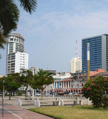 Luanda Marginal business ar...