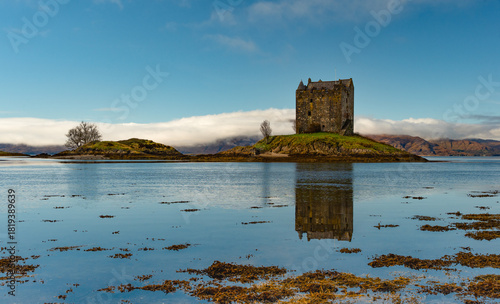 Panorama Loch Linnhe in Schottland mit dem Castle Stalker