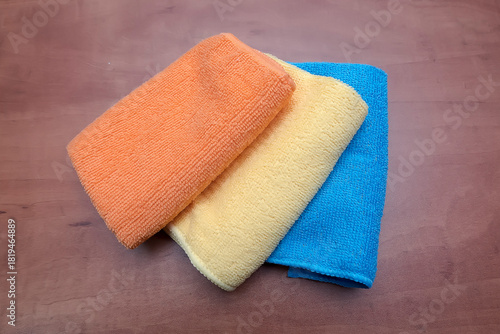 Quadro su tela Three rags of different colors