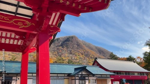 晩秋、紅葉の赤城山と赤城神社