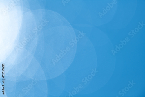 青い背景の玉ボケ	