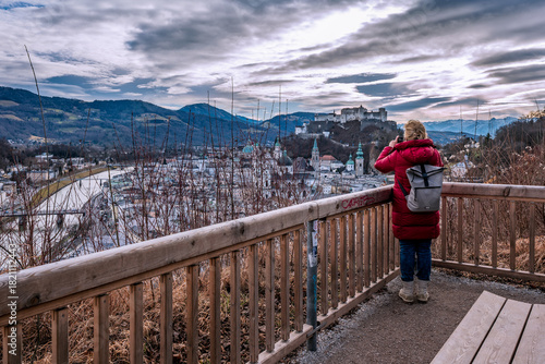 Schilderij op canvas Panoramic view from a viewpoint overlooking the old town of Salzburg