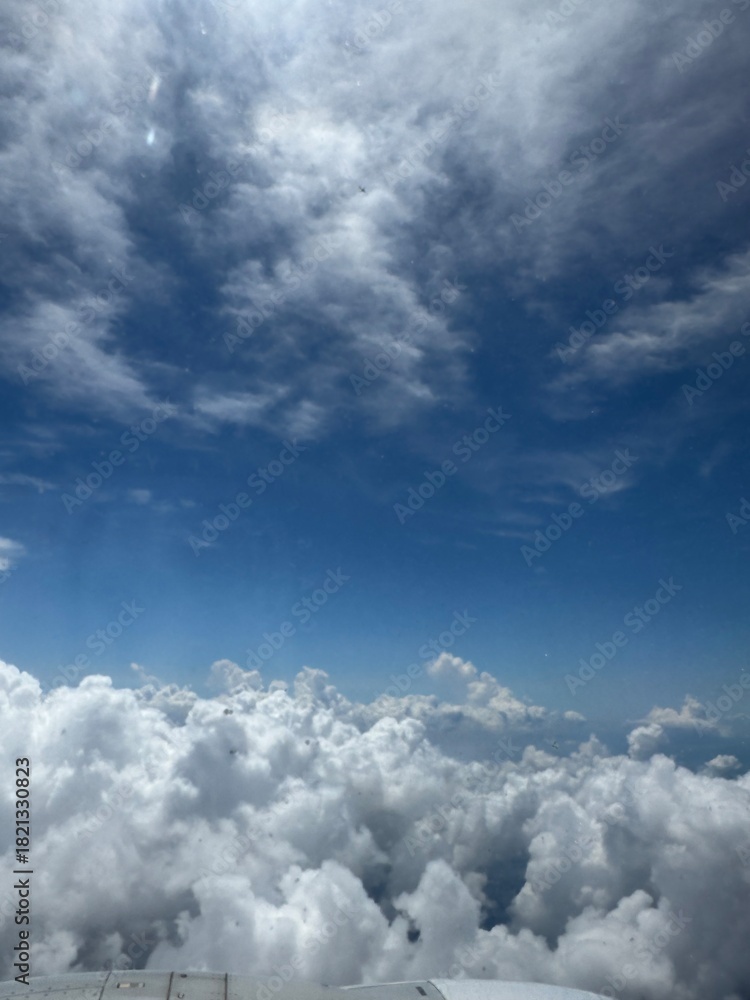 Obraz premium 구름 하늘 비행기