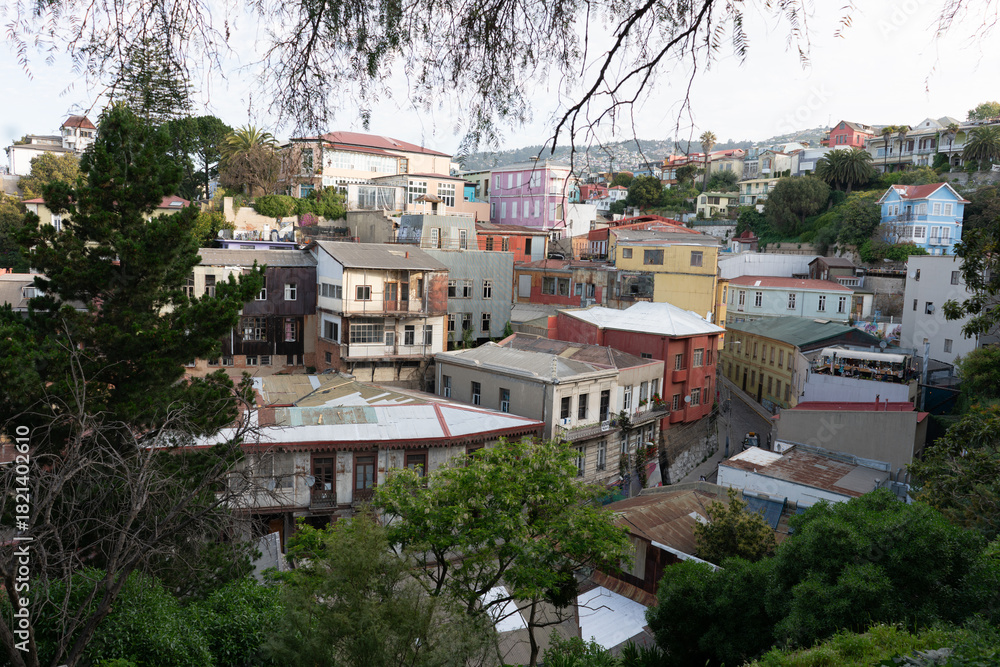 Fototapeta premium view of the old city of valparaiso