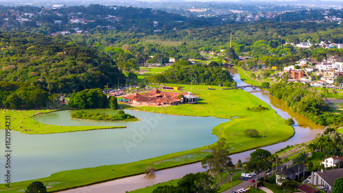 Vista de Drone - Parque Barigui, Curitiba, Paraná, Brasil. 