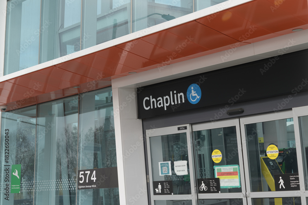 Obraz premium Chaplin LRT Station – Main Entrance, 574 Eglinton Av W, Toronto