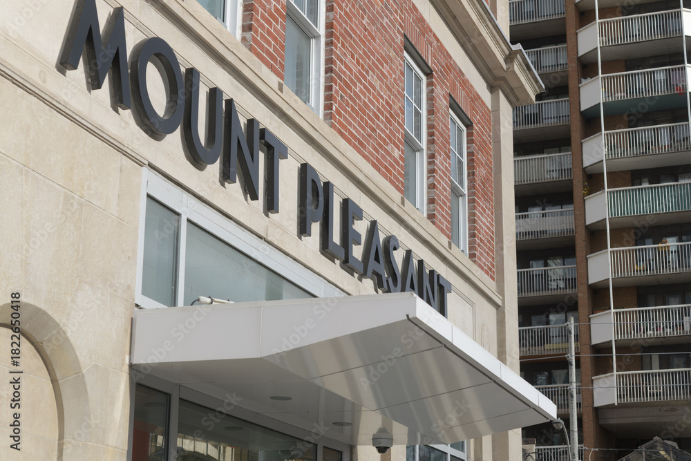 Obraz premium exterior building facade and sign of Mount Pleasant LRT Station, Eglinton Crosstown, located at 282 Eglinton Av E, Toronto