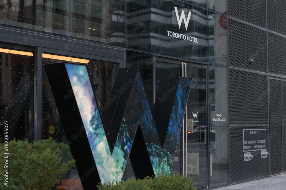 Naklejka premium sign outside W Toronto, a 4-star hotel, located at 90 Bloor St E
