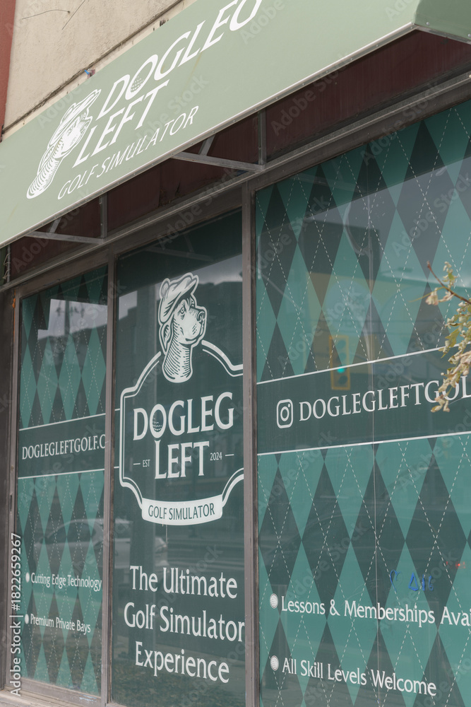 Obraz premium exterior of Dogleg Left Golf, an indoor golf course, located at 250 Eglinton Av W, Toronto