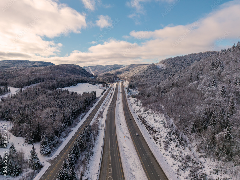 Fototapeta premium highway in the mountains