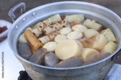 	おでんを作る様子