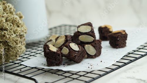 Brownies cake with almond