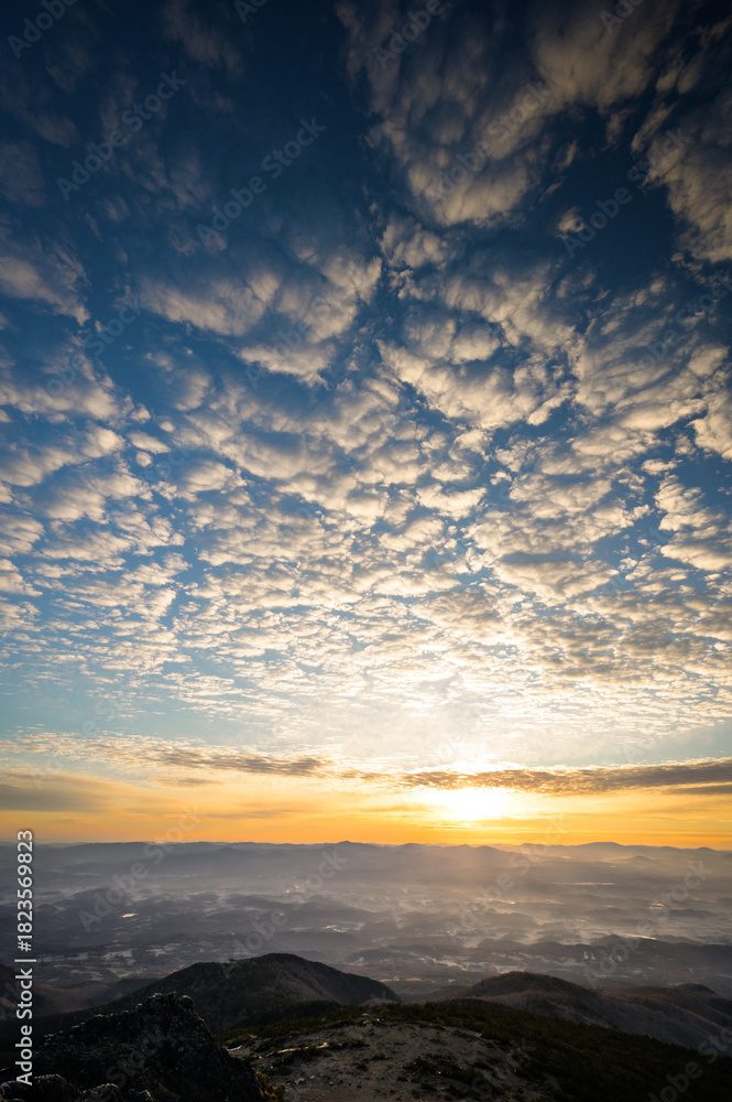 Fototapeta premium 安達太良山の朝_福島の山