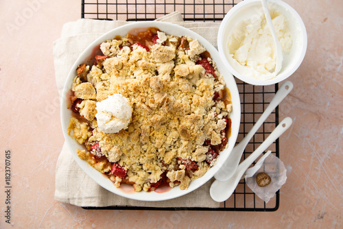 Plum crumble with cream cheese