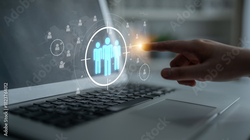 Foto Target audience analysis enhances marketing with segmentation, smart profiling, and personalized strategies for improved audience targeting and campaign efficiency